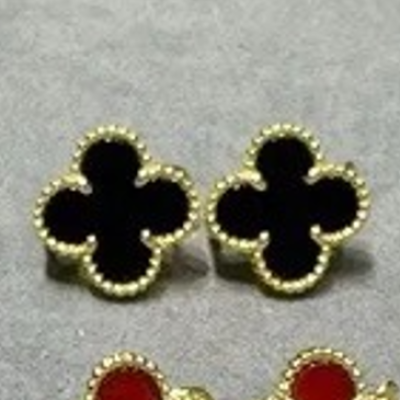 yellow gold black onyx